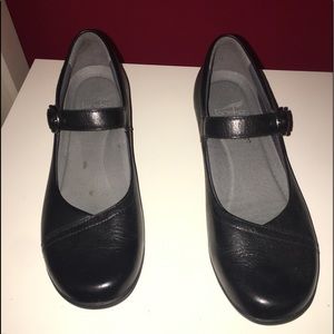 Dansko black MaryJane